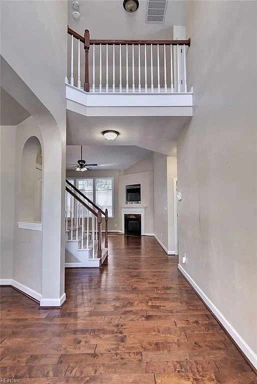 4 bed, 2661 sqft, $2,950 — Photo 2