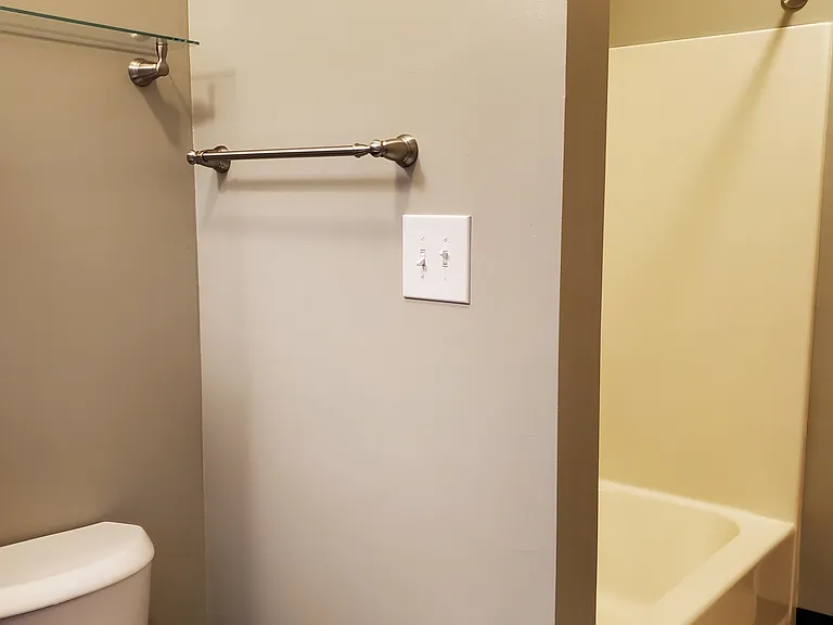 354 Laurel St #2 — Photo 14