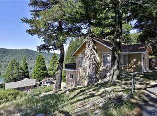 395 Darfo Dr, Crestline, CA 92325