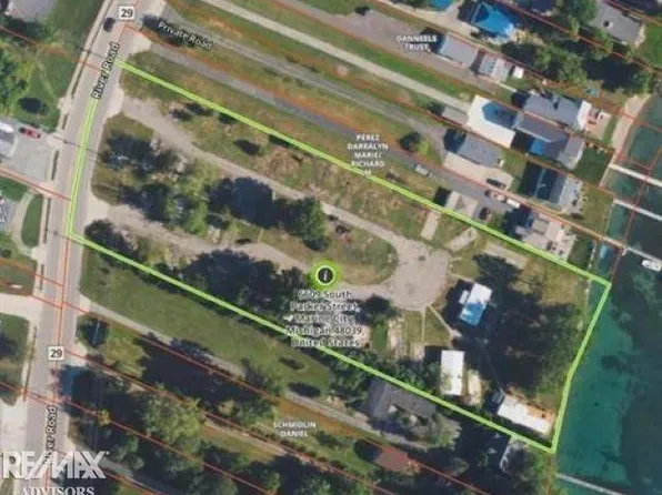 6609 S Parker St, Marine City, MI 48039