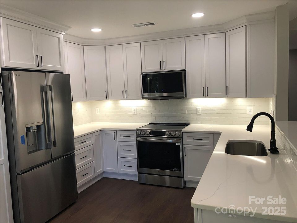 2nd image of 690 Fisher Dr