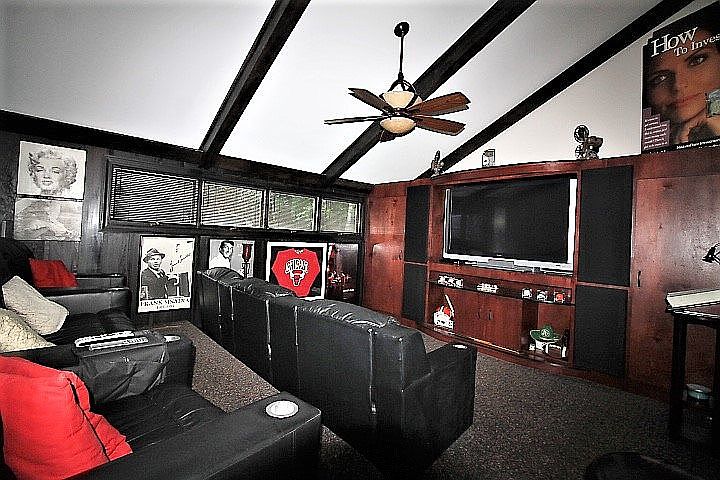 Media room w/theater seating