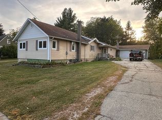 394 South St, Burlington, IL 60109