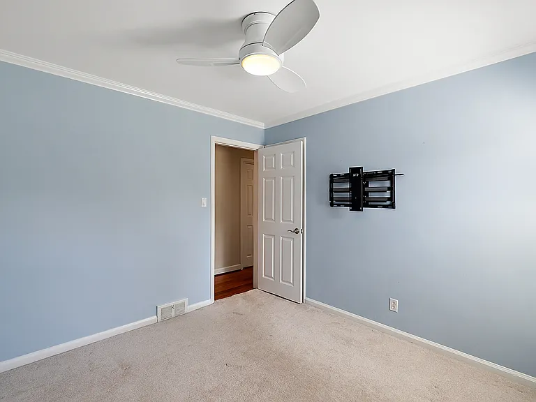 2546 Dorchester Rd — Photo 16