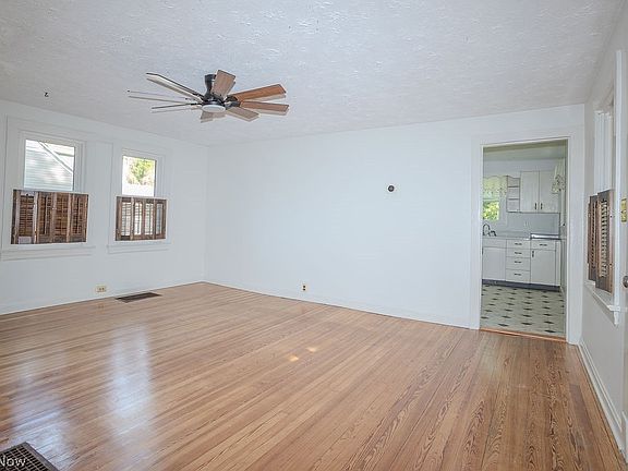 5th image of 26240 Pettibone Rd