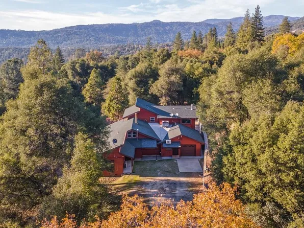 42203 Oak Ln, Oakhurst, CA 93644