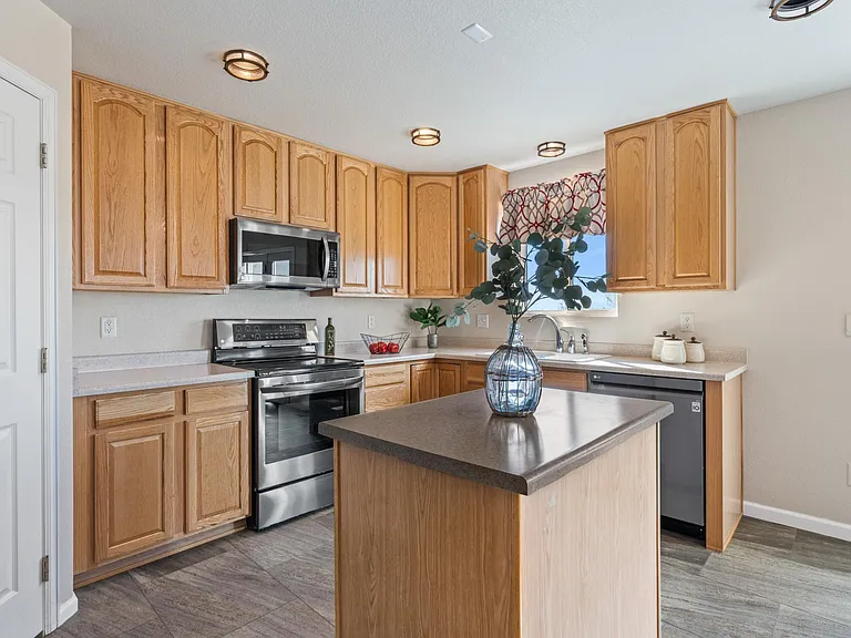 1657 Falcon Ridge Dr — Photo 7