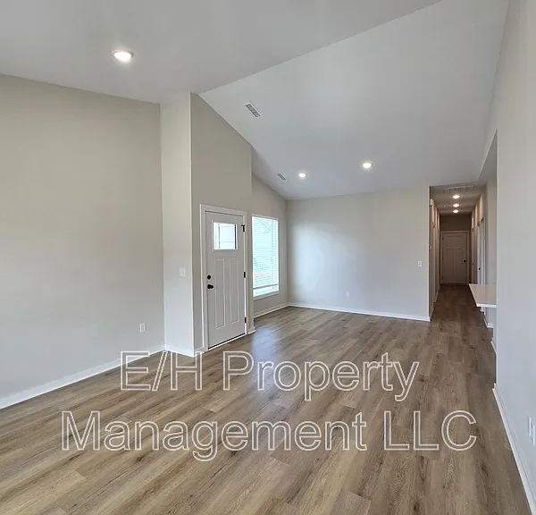 12195 N Fennec — Photo 3