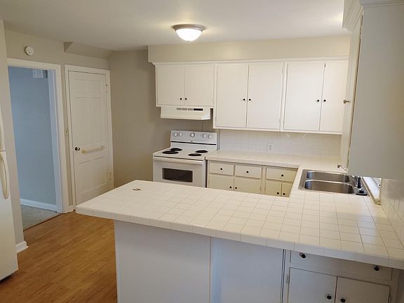 5th image of 1742 Ashland Ave