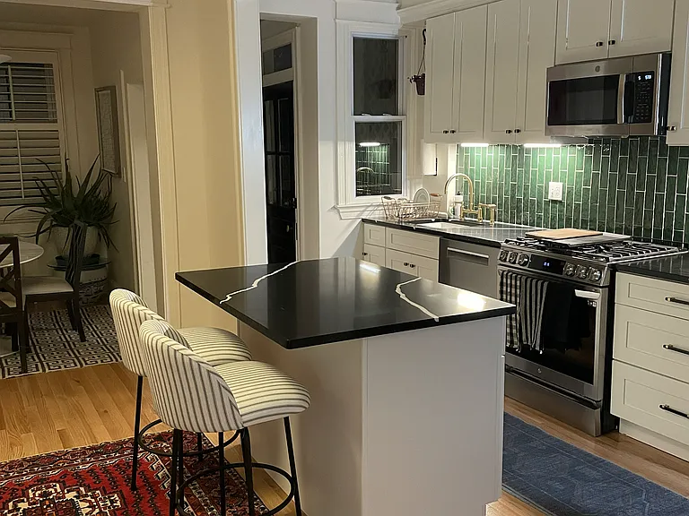 724 Ingraham St NW — Photo 2