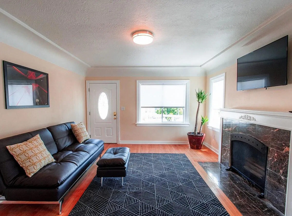 2 bed, 1400 sqft, $2,100 — Photo 4