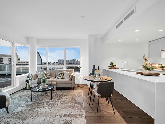 4th image of 5766 Gilbert Rd #703