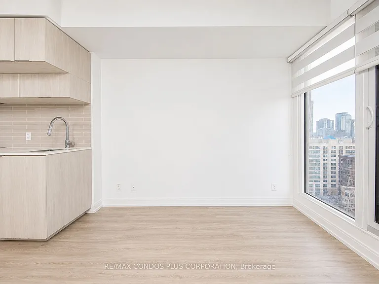 181 Dundas St E #2215 — Photo 8