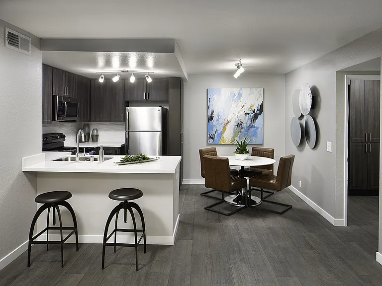310 Jefferson Apartments — Photo 15