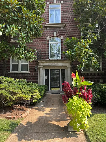 6803 Kingsbury Blvd #1W Photo 1