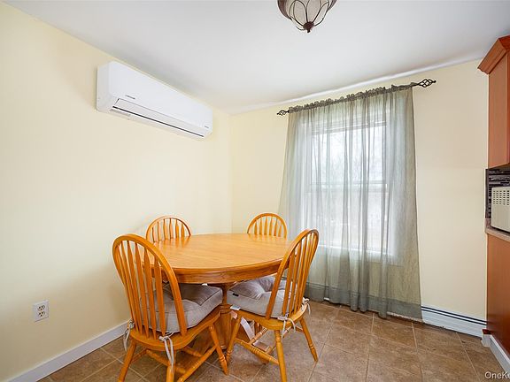 5th image of 1562 Centre Road