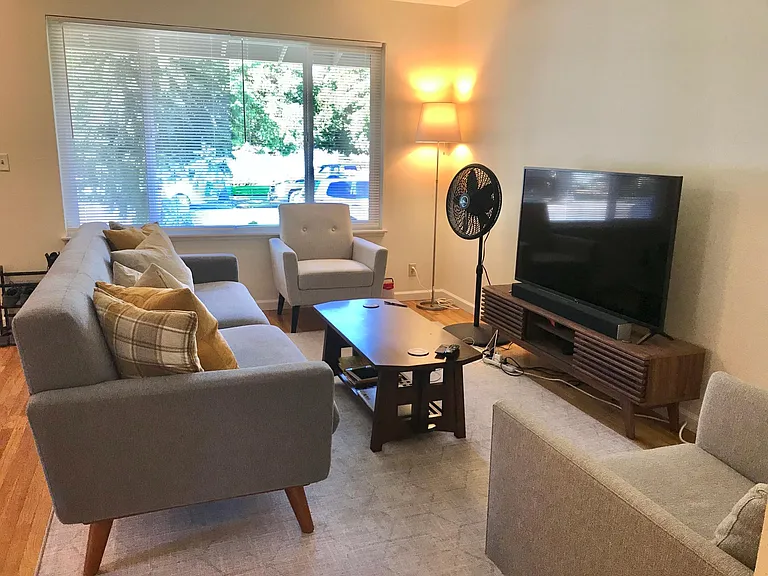 3030 Walgrove Way — Photo 2