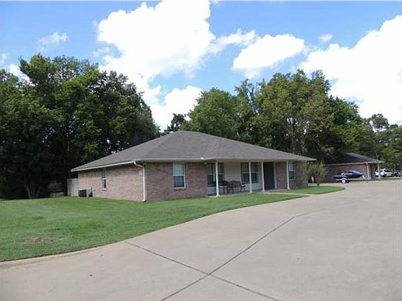 5th image of 903 Autumn Cir #A-d