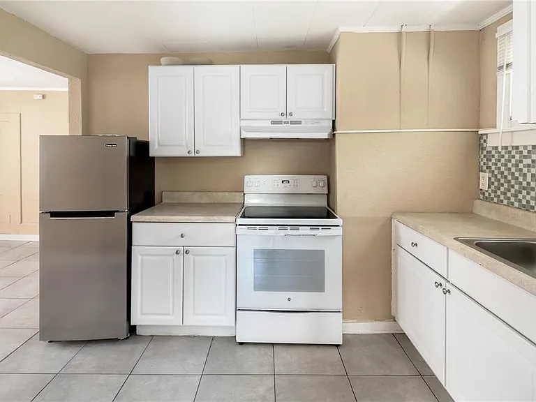 418 E Amelia Ave #C — Photo 13