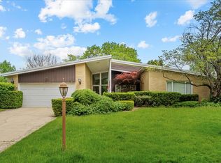 937 Timber Hill Rd, Highland Park, IL 60035