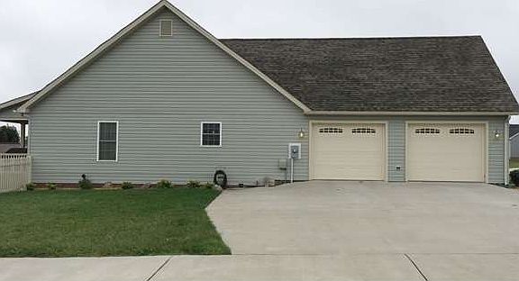 4th image of 23 Boulder Dr