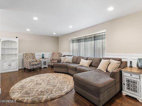 4th image of 43 Glen Arden Drive