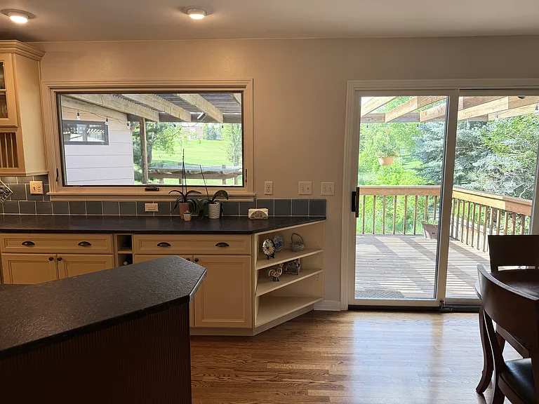 4250 Grinnell Ave — Photo 9