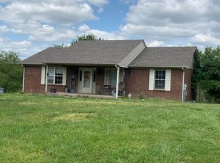 725 Twin Creek Rd, Irvine, KY 40336