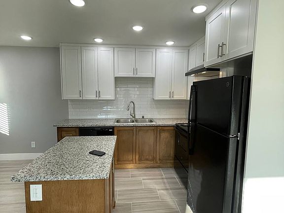 2nd image of 69 W Beverly Ave #101