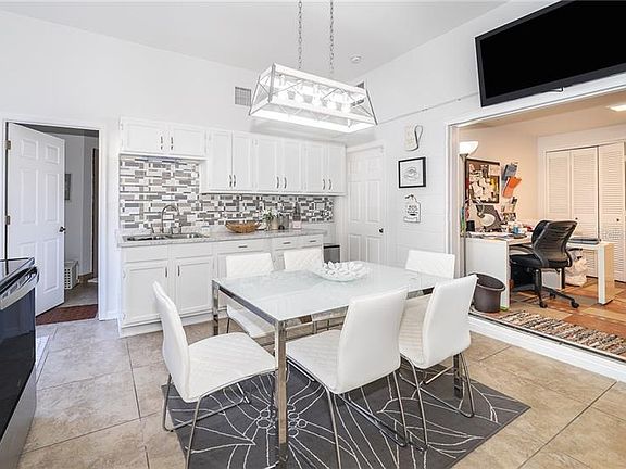 2nd image of 3407 Seagrape Dr