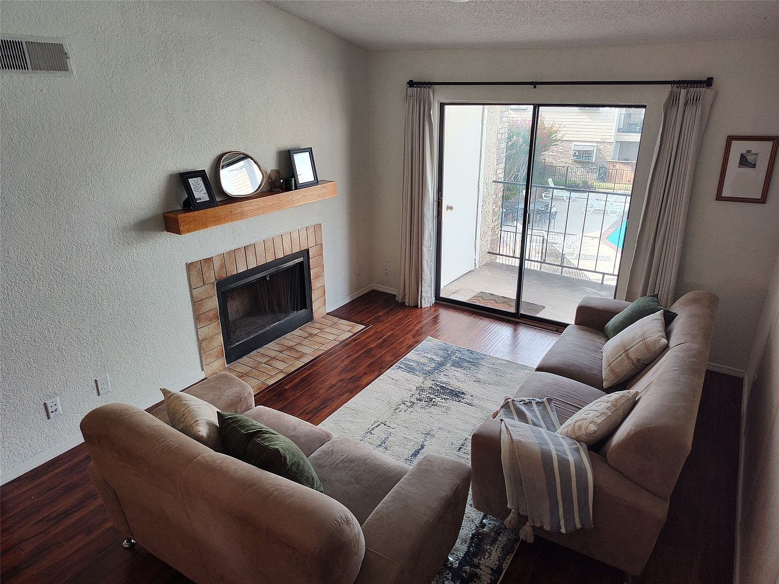Property in a prime location with modern interiors