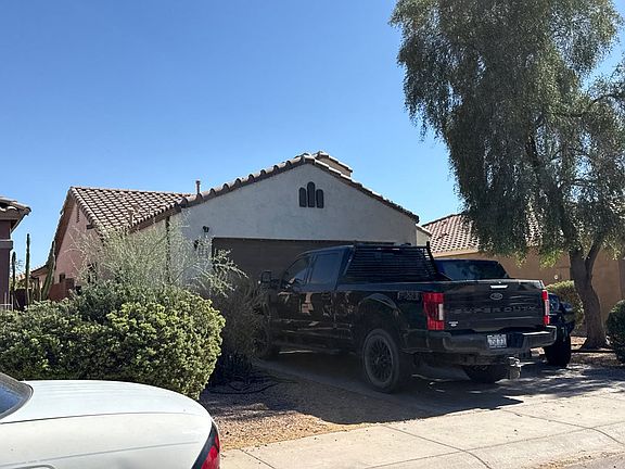 3rd image of 46087 W Holly Dr