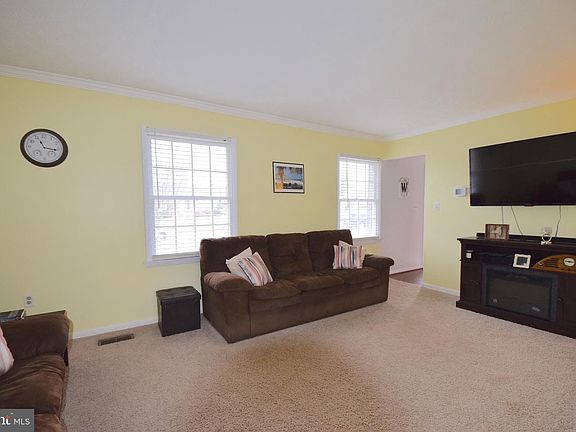 4th image of 1703 Berdan Ct
