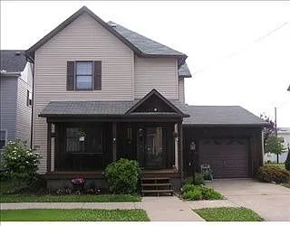 613 Green St photo 1