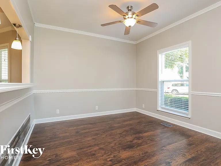221 Shoemaker Ct — Photo 4