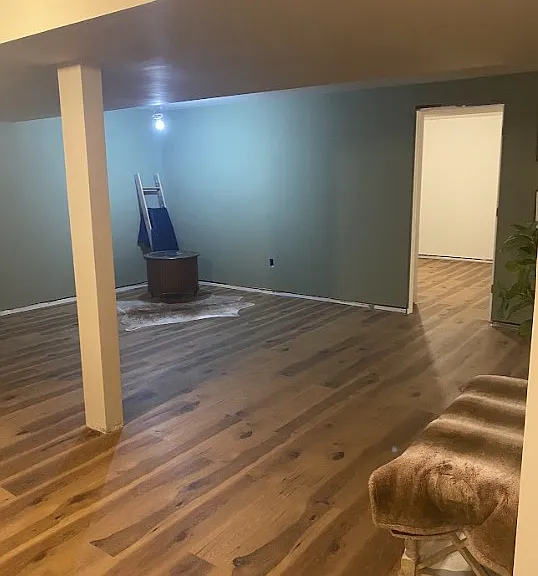 Private Livingroom with wetbar