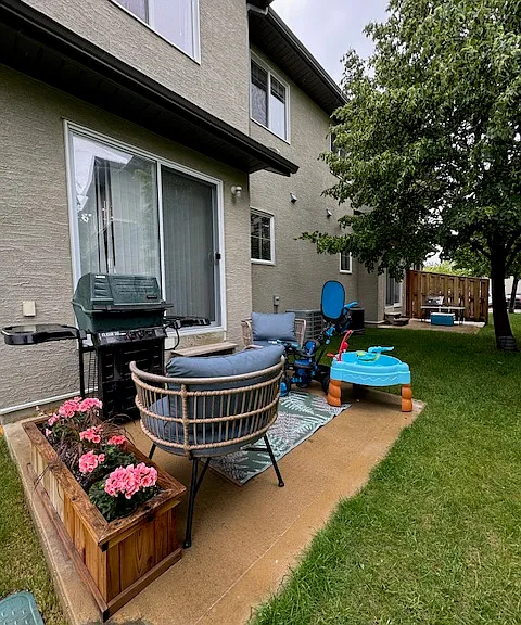 135 Ashworth Cres — Photo 19
