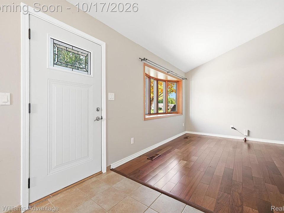 19861 Maplewood St, photo 3