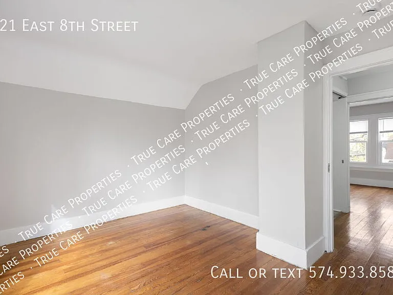 221 E 8th St — Photo 10