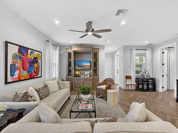 4th image of 1218 N Palmway
