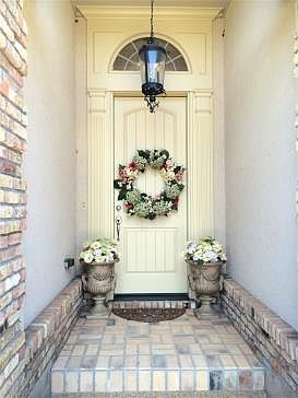 2nd image of 2931 Loma Linda Ln