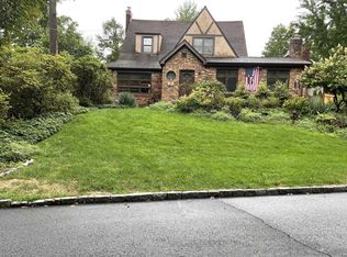 36 Elliott Rd, Harrington Park, NJ 07640