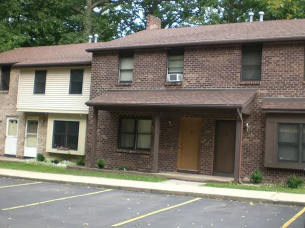 King Henry's Court / 419 Britton Rd