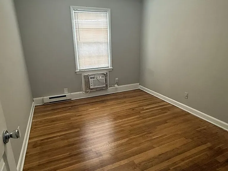 Thompson Place Apartments — Photo 31