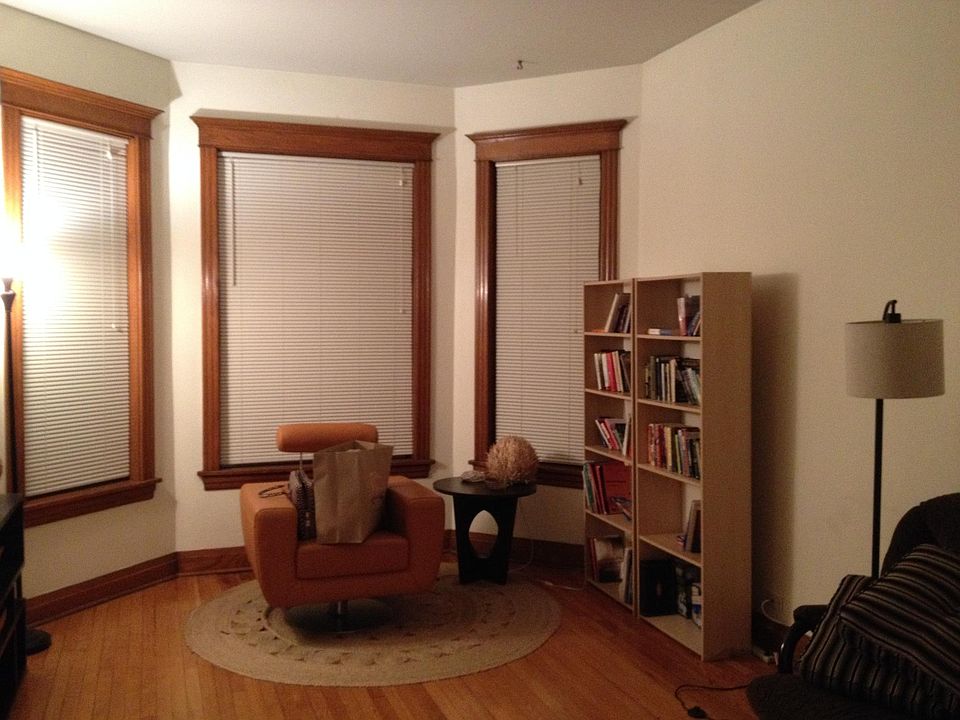 1st image of 1331 W Foster Ave