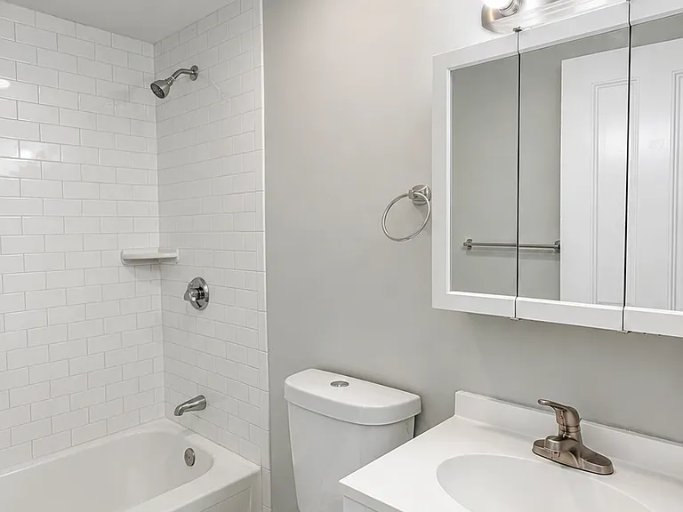 303 Grant St #13 — Photo 6
