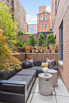 Sold by Sotheby's International Realty | media 11