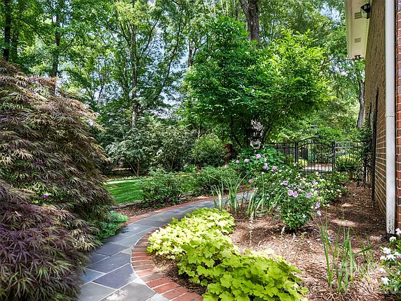 4th image of 4026 Sharon View Rd