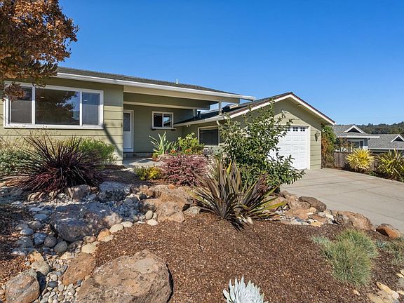 3rd image of 136 De Anza Ct