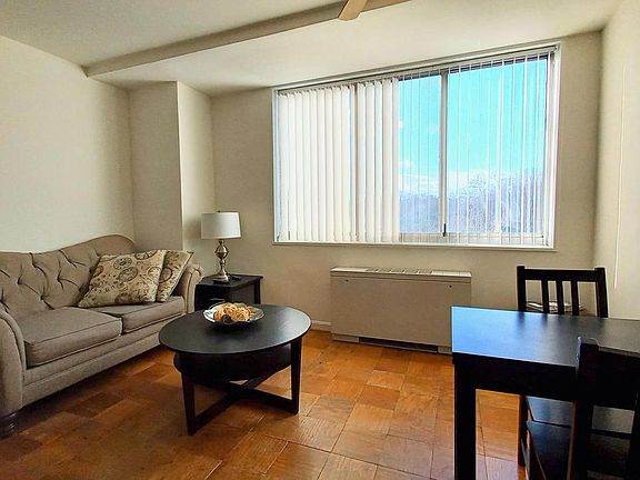 2nd image of 10401 Grosvenor Pl APT 824